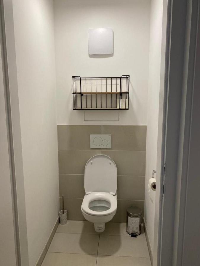 וינה Modern Apartment With Garden Near City Center מראה חיצוני תמונה