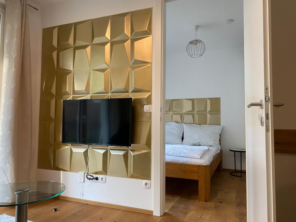 וינה Modern Apartment With Garden Near City Center מראה חיצוני תמונה